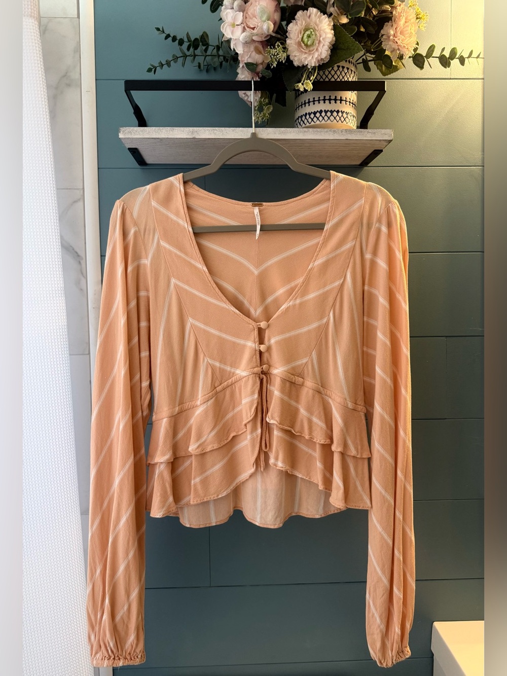 Free People Peach Chevron Crop Blouse Ruffle Hem Button Front Boho Top - Medium